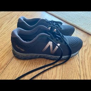 Black New Balance Tennis Shoes 7.5